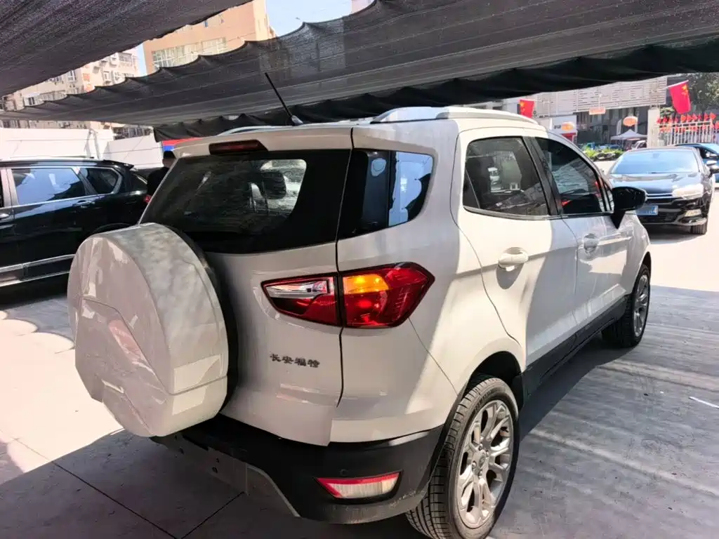Ford Ecosport — фото 7