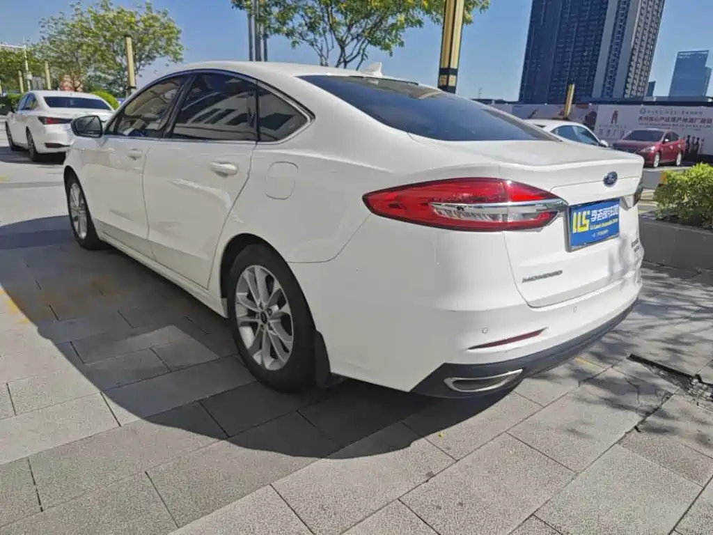 Ford Mondeo — фото 4