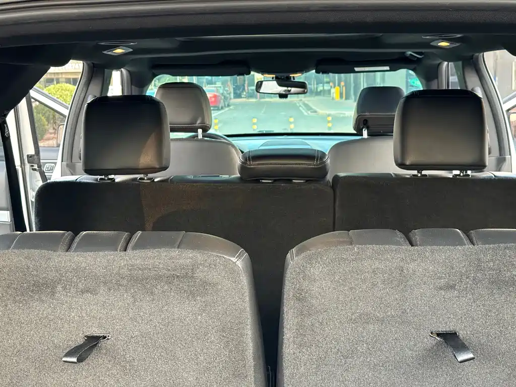 Ford Explorer (Import) — фото 11