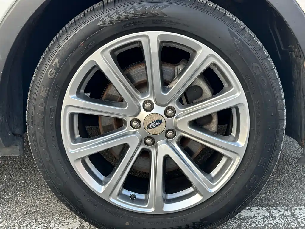Ford Explorer (Import) — фото 20
