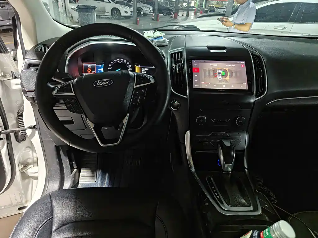 Ford Edge — фото 2