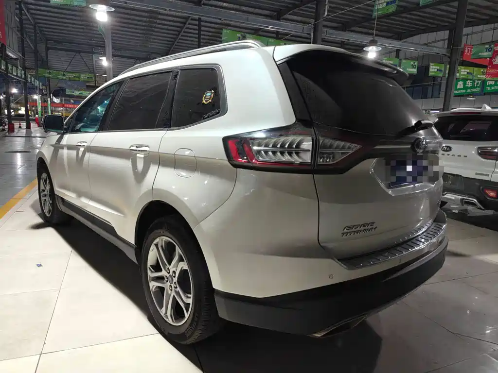 Ford Edge — фото 6