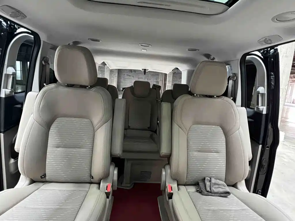 Ford Tourneo — фото 6