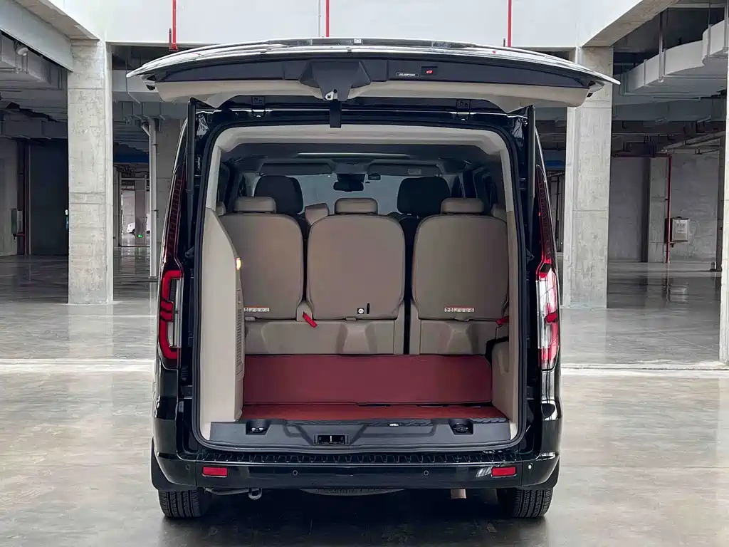 Ford Tourneo — фото 9