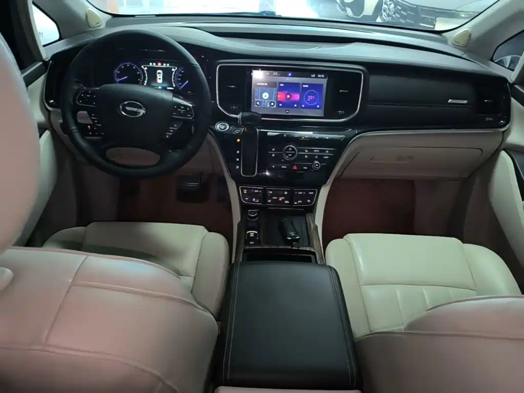 GAC Motor Trumpchi M8 — фото 10