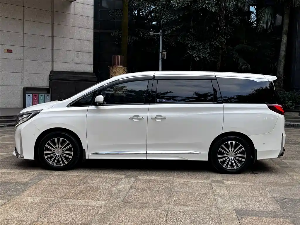 GAC Motor Trumpchi M8 — фото 8