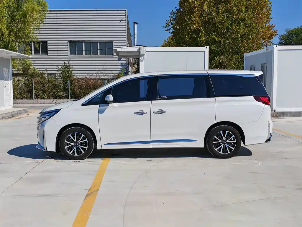 GAC Motor Trumpchi M8 — фото 4