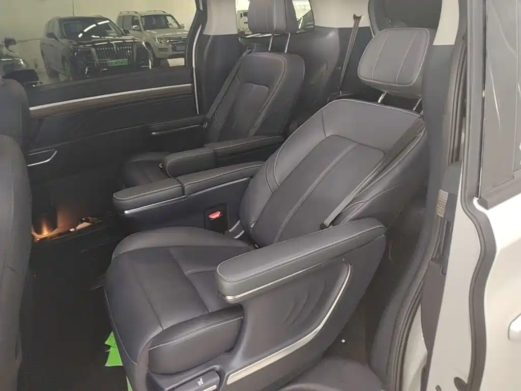 GAC Motor Trumpchi M8 — фото 17