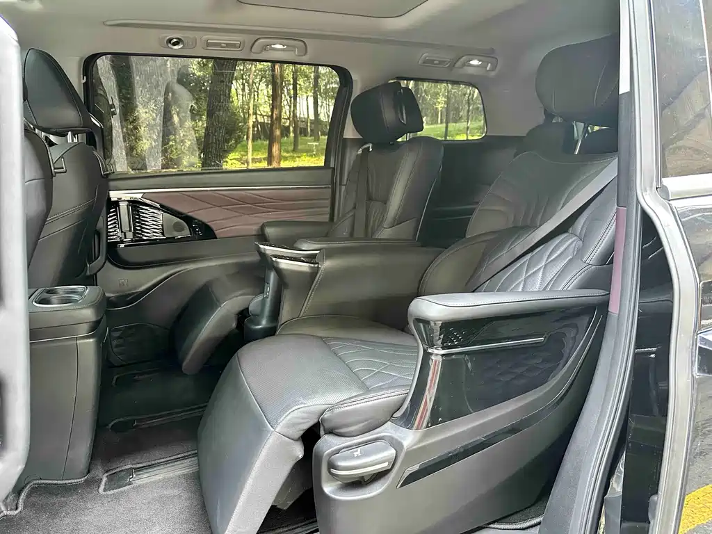 GAC Motor Trumpchi M8 — фото 11