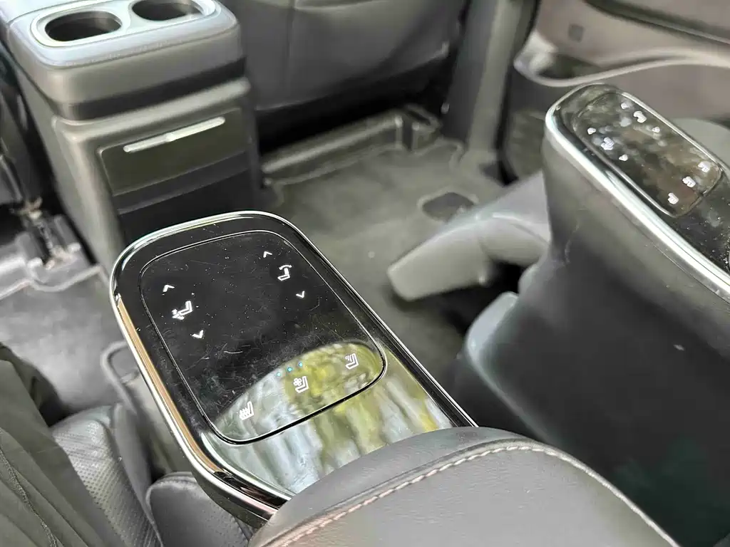 GAC Motor Trumpchi M8 — фото 13