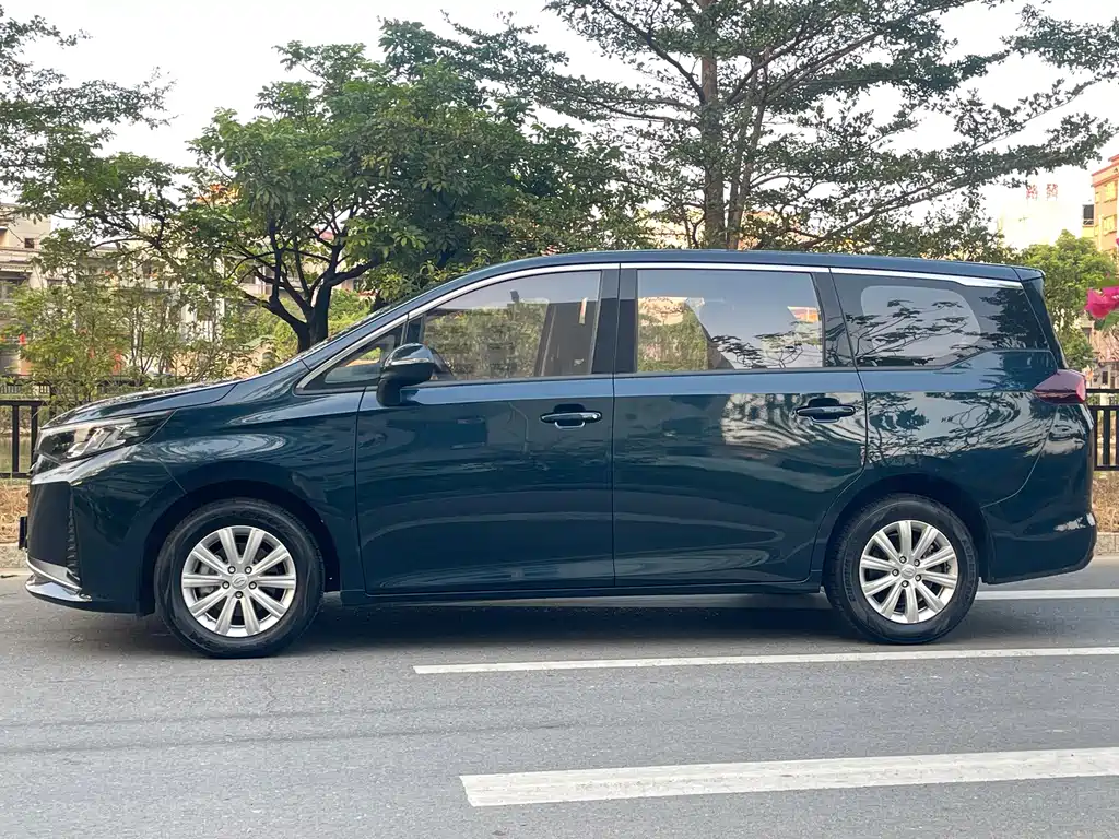 GAC Motor Trumpchi M6 — фото 9