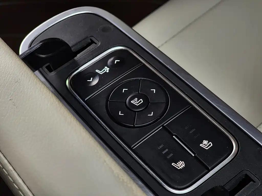 GAC Motor Trumpchi M8 — фото 17