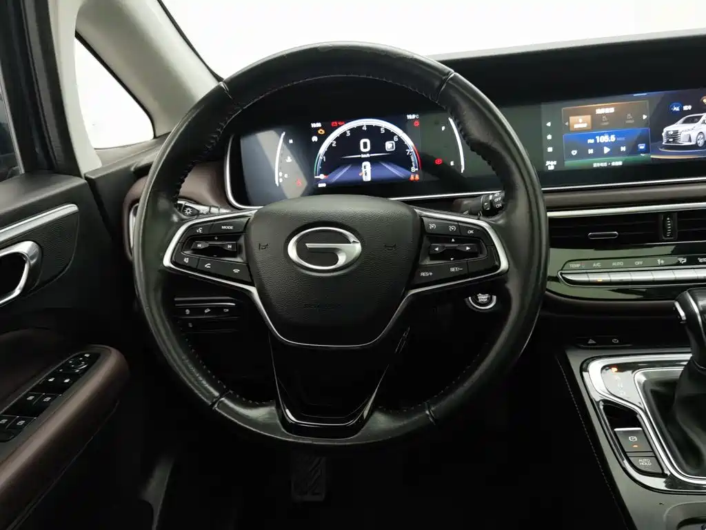 GAC Motor Trumpchi M6 — фото 11