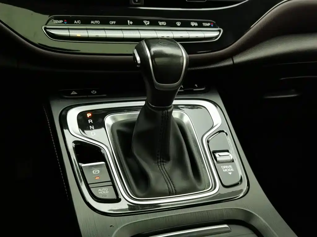 GAC Motor Trumpchi M6 — фото 13