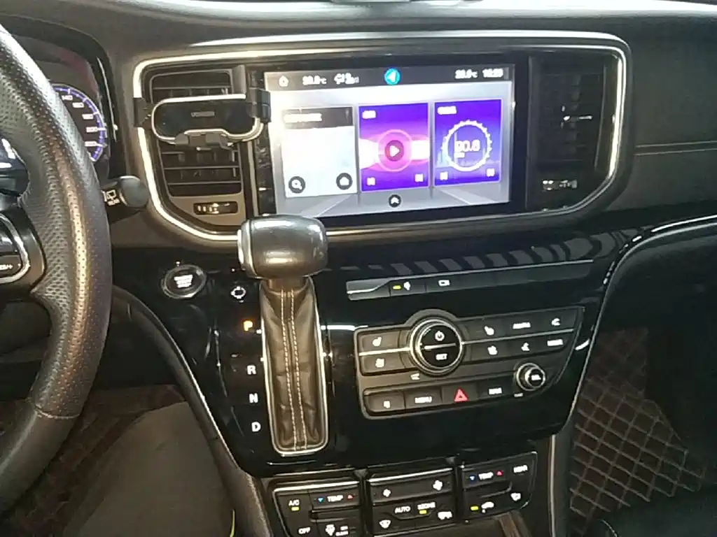 GAC Motor Trumpchi M8 — фото 13