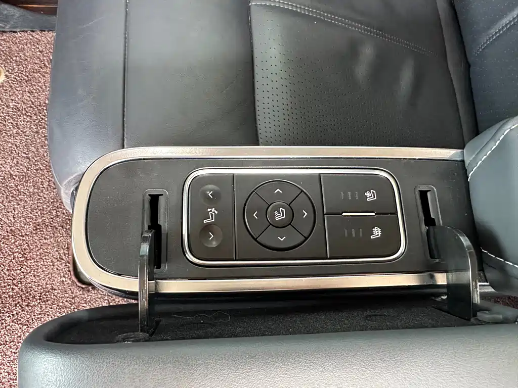 GAC Motor Trumpchi M8 — фото 17