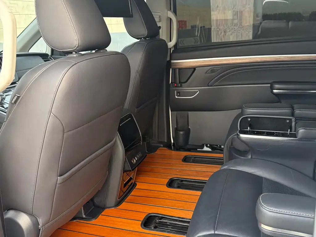 GAC Motor Trumpchi M8 — фото 13