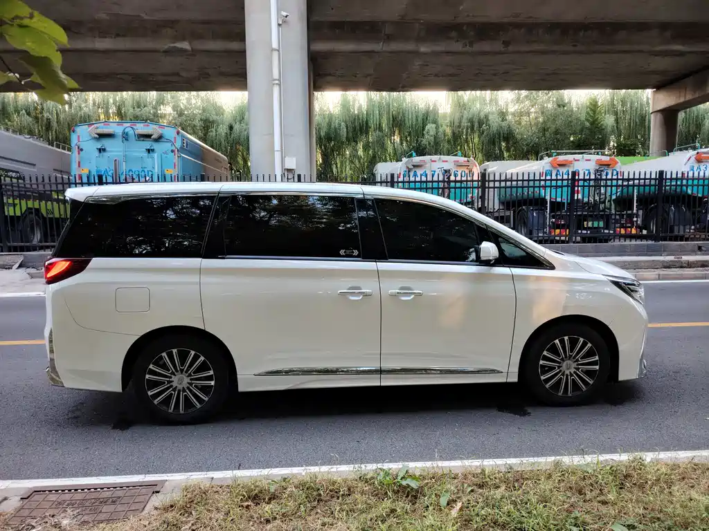 GAC Motor Trumpchi M8 — фото 9