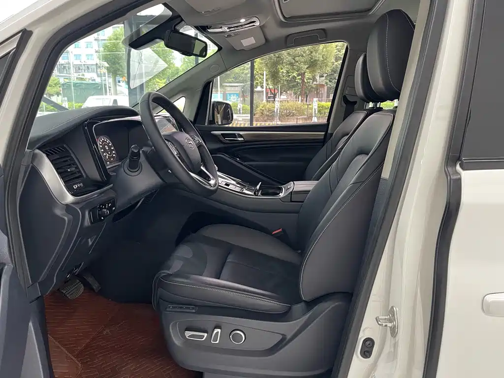 GAC Motor Trumpchi M8 — фото 11
