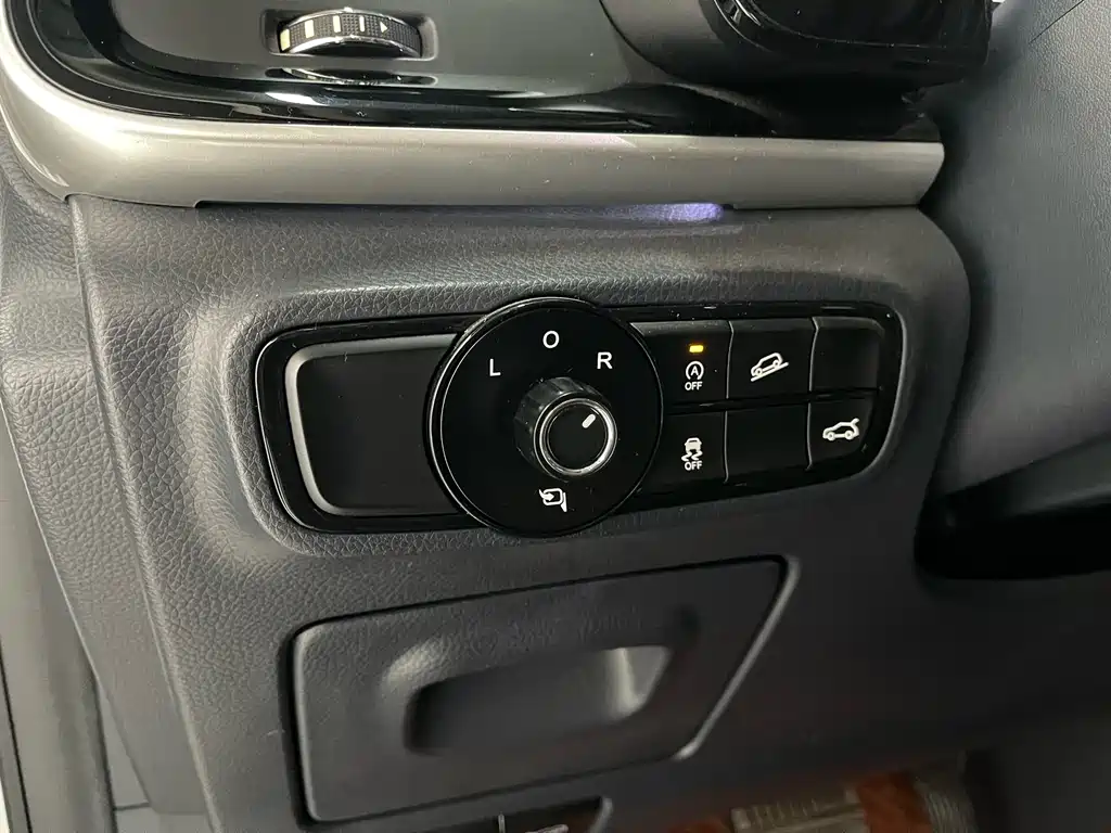 GAC Motor Trumpchi M8 — фото 13