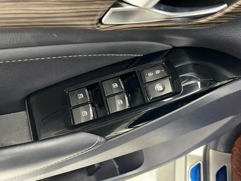 GAC Motor Trumpchi M8 — фото 10