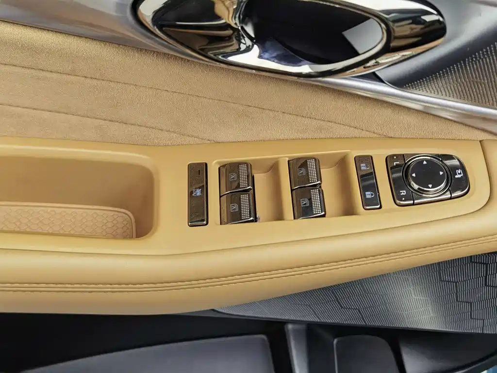 GAC Motor Trumpchi ES9 — фото 9
