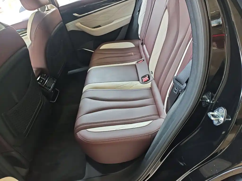 Geely Xingyue L — фото 17