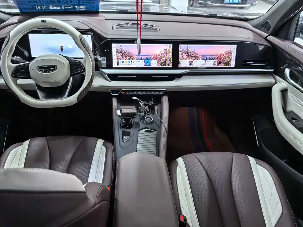 Geely Xingyue L — фото 11