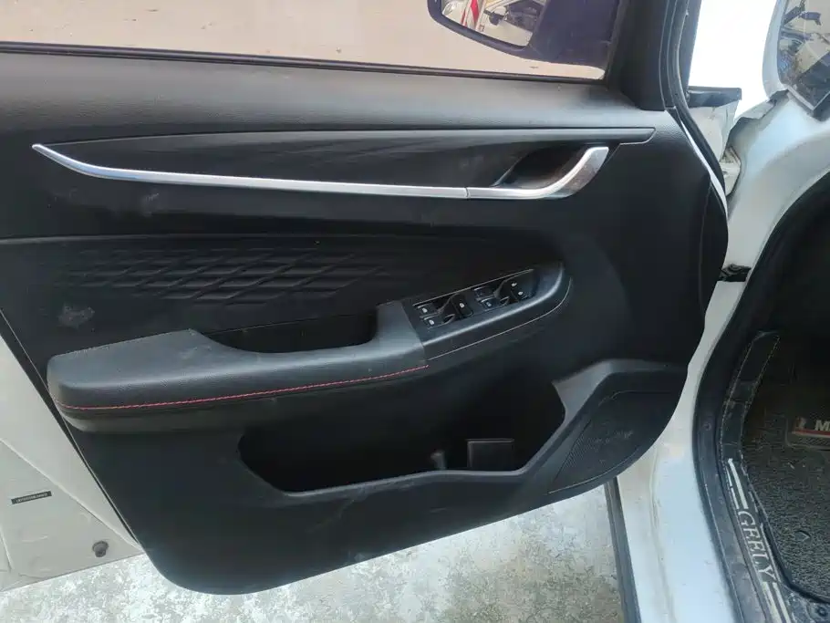 Geely Vision X3 — фото 7