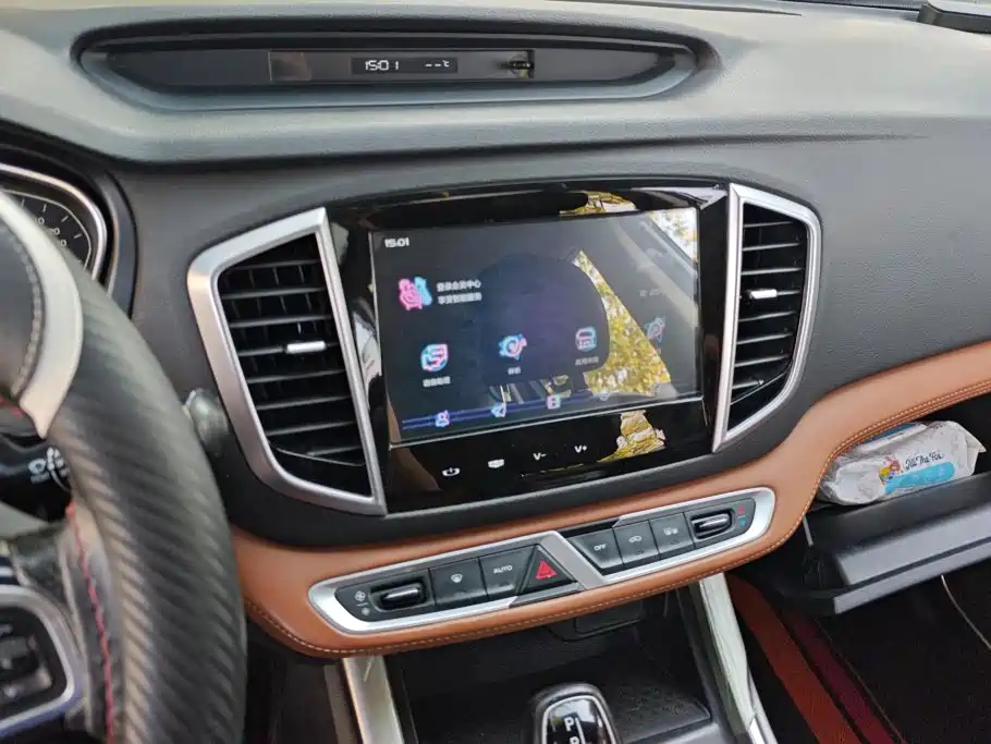 Geely Vision X6 — фото 13