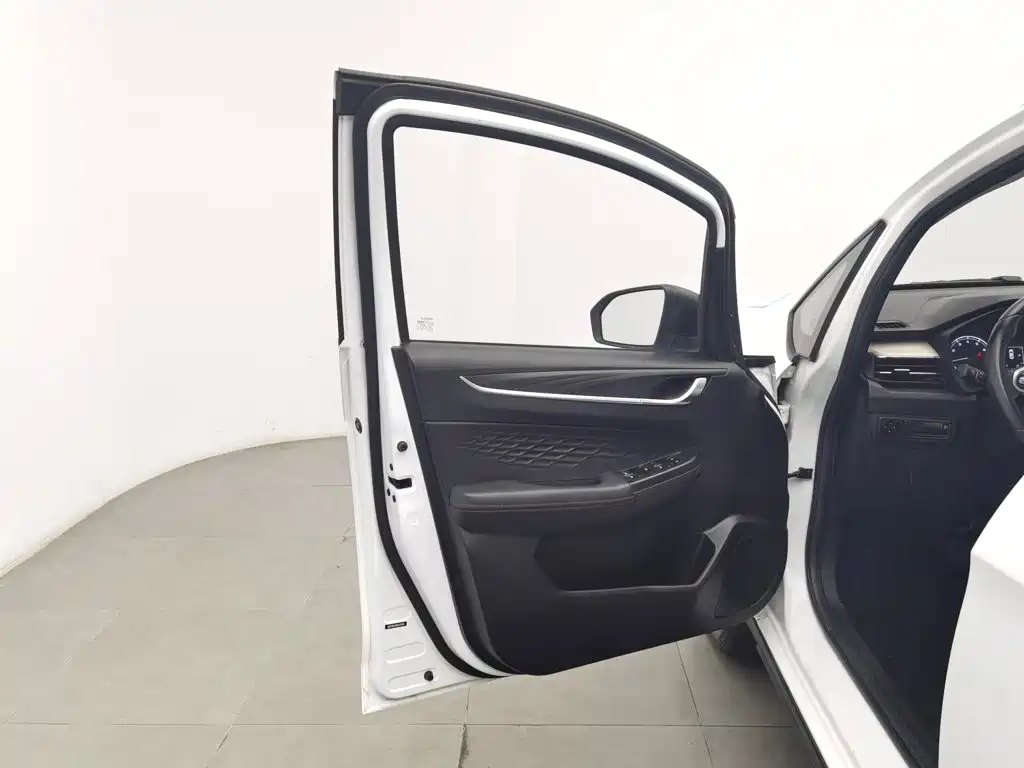 Geely Vision X3 — фото 8
