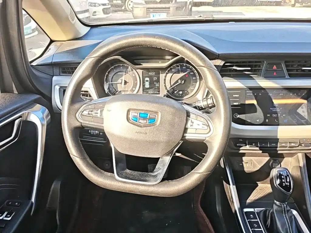 Geely Vision X3 — фото 11