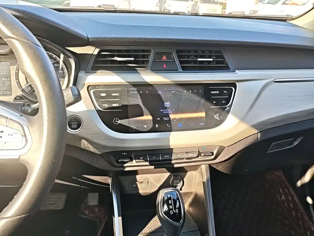 Geely Vision X3 — фото 13