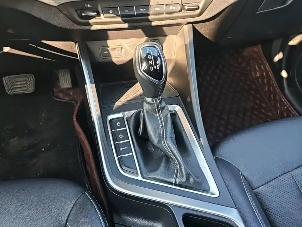 Geely Vision X3 — фото 14