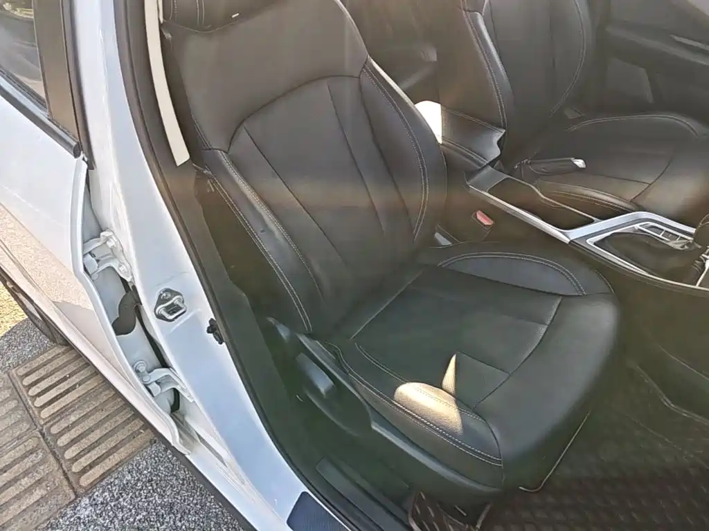 Geely Vision X3 — фото 25