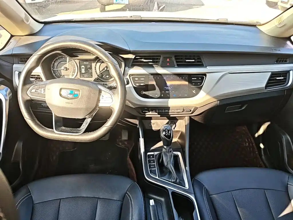 Geely Vision X3 — фото 10
