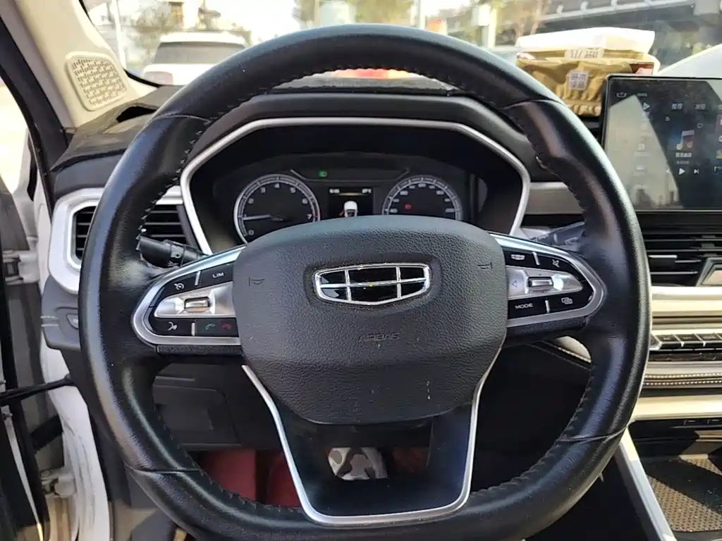 Geely Vision X6 — фото 11