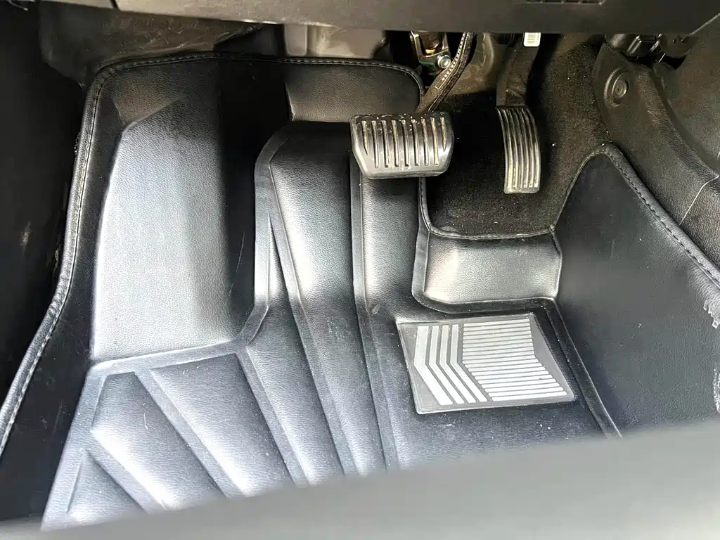 Geely Binyue — фото 11