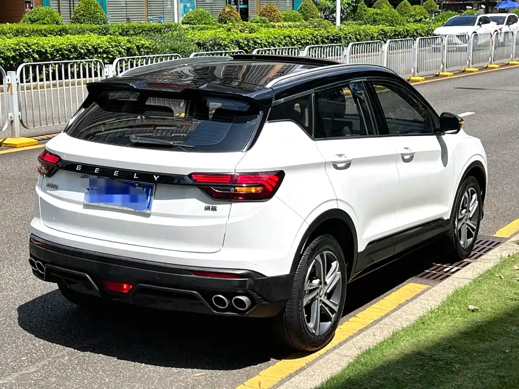 Geely Binyue — фото 17