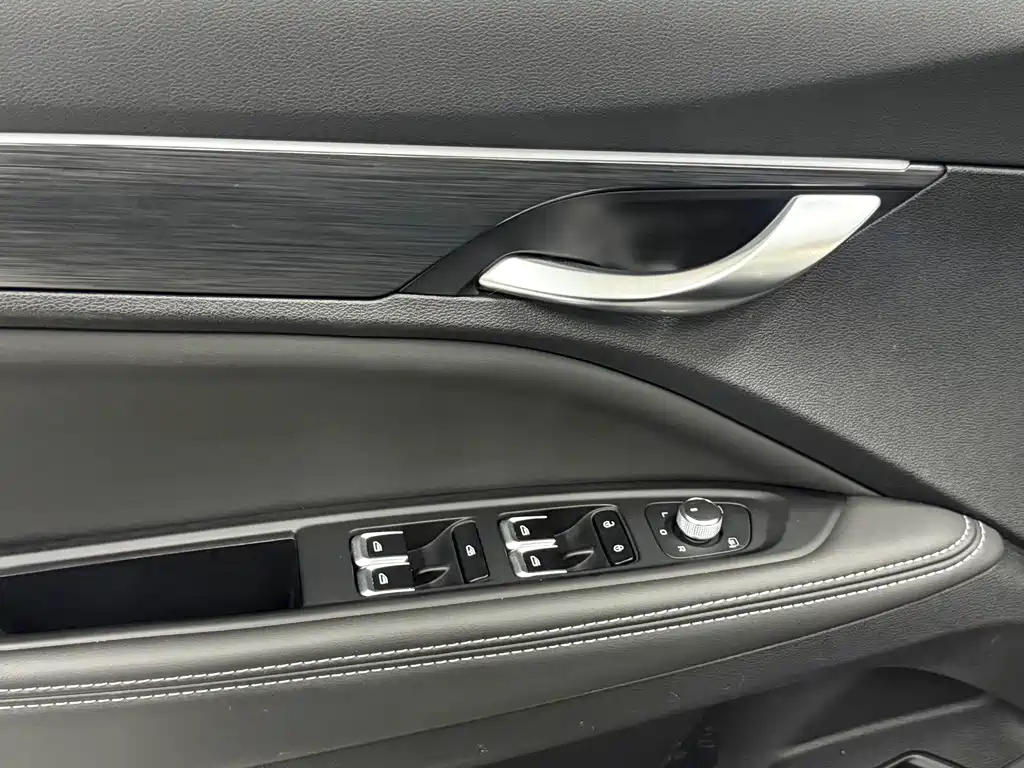 Geely Xingyue — фото 10