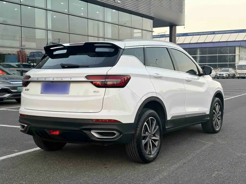 Geely Binyue — фото 10