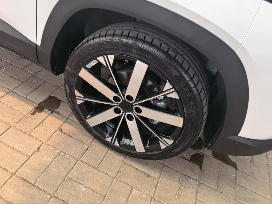 Geely Icon — фото 6