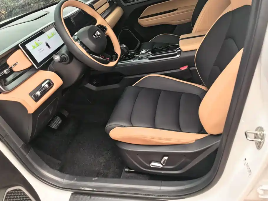 Geely Icon — фото 9