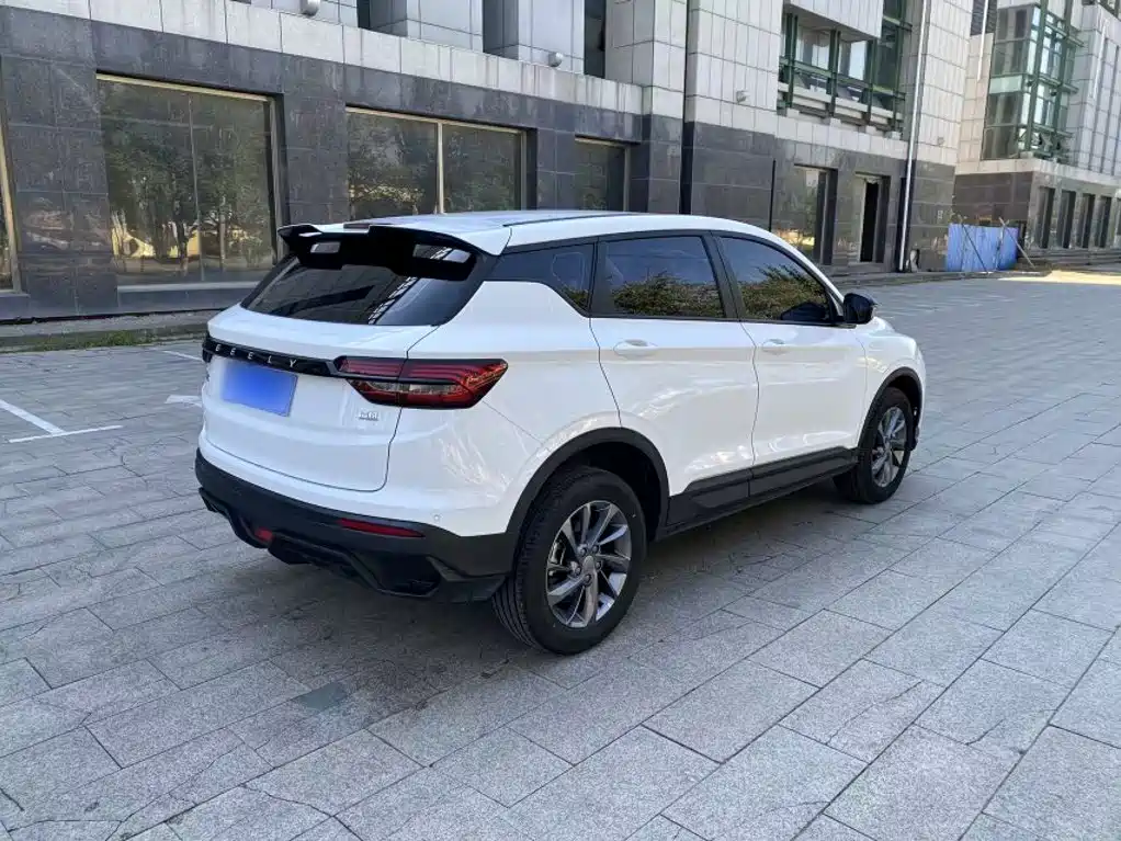 Geely Binyue — фото 11