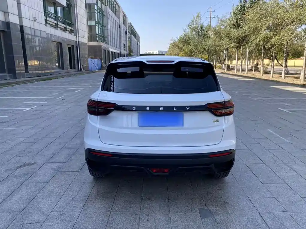 Geely Binyue — фото 10