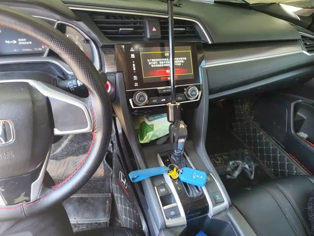 Honda Civic — фото 16