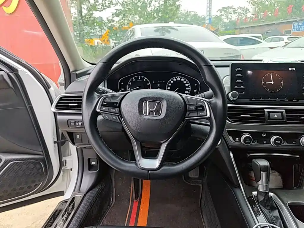 Honda Accord — фото 11