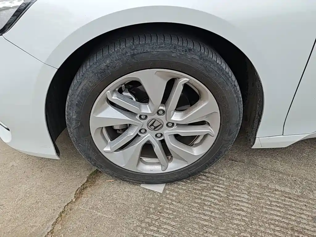 Honda Accord — фото 23