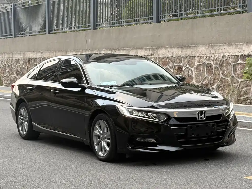 Honda Accord — фото 3