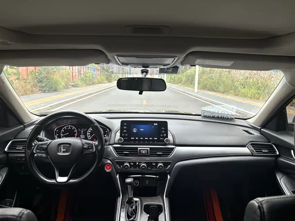 Honda Accord — фото 4